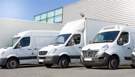 6. Commercial Auto Insurance: Keeping Your Fleet Safe 🚗 🚚