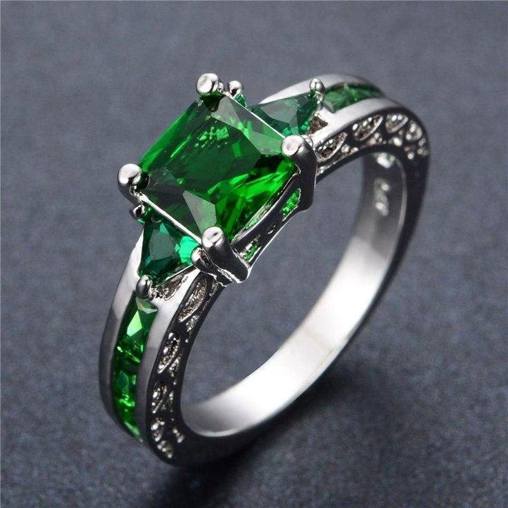 The History of Emerald: From Ancient Egypt to Modern Fashion