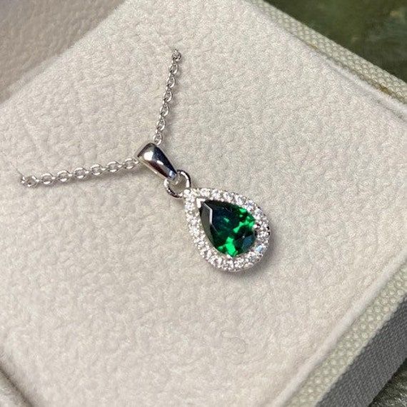How to Identify a Real Emerald: A Complete Guide