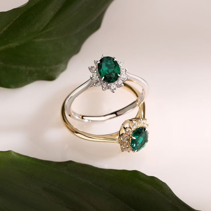 Emerald Stone Meaning, Uses, and Healing Properties