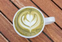 photo-1628088784459-0eebea2d3ecf Resep Strawberry Matcha Latte Viral 2026 yang Segar, Cantik, dan Mudah Dibuat